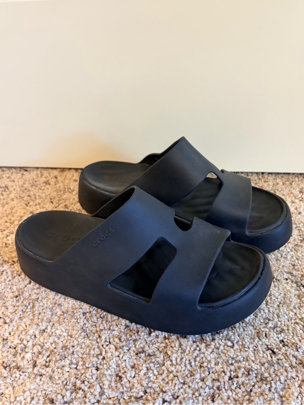 CROCS Getaway Black platform H strap sandals sz 7